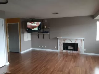 Photo #4: 2178291 Listing