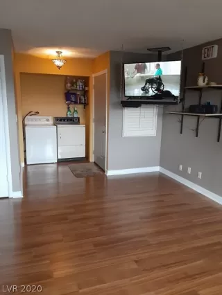 Photo #6: 2178291 Listing