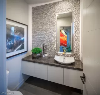 Photo #5: 2178360 Listing