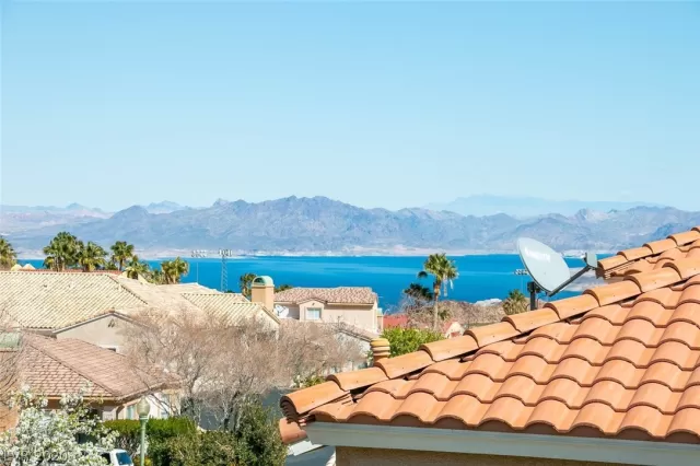 MLS: 2178402 Condo For Sale