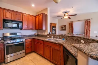 Photo #5: 2178402 Listing