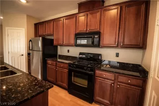 Photo #5: 2178616 Listing 