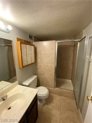 Photo #5: 2178703 Listing 