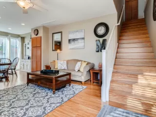 Photo #2: 2178707 Listing