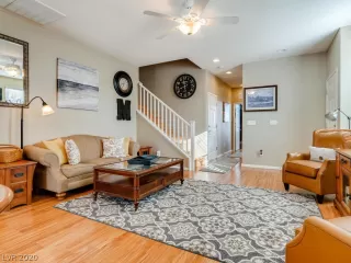 Photo #4: 2178707 Listing