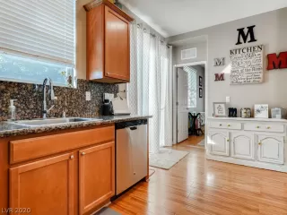 Photo #6: 2178707 Listing