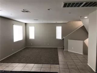 Photo #4: 2178842 Listing