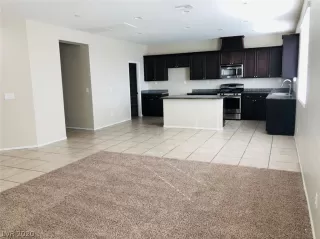 Photo #6: 2178842 Listing