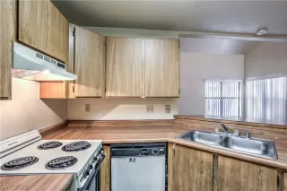 Photo #5: 2178863 Listing