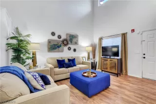 Photo #5: 2178897 Listing 