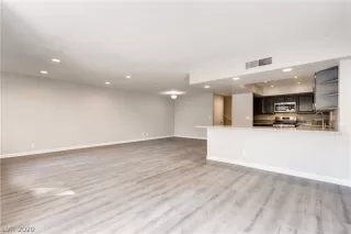 Photo #3: 2179001 Listing