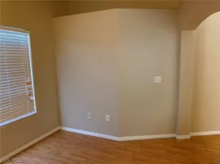 Photo #5: 2179040 Listing 