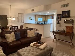 Photo #5: 2179128 Listing