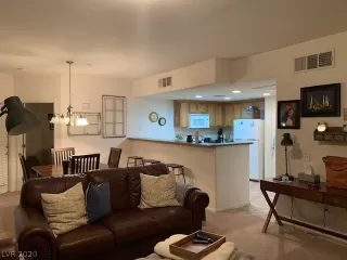 Photo #6: 2179128 Listing