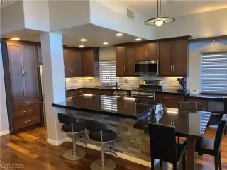 Photo #1: 2179149 Listing 