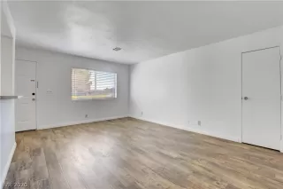 Photo #4: 2179268 Listing