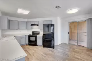 Photo #5: 2179268 Listing