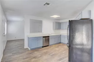 Photo #6: 2179268 Listing