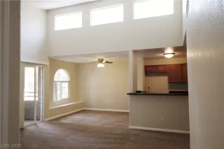 Photo #2: 2179286 Listing 