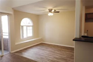 Photo #3: 2179286 Listing 