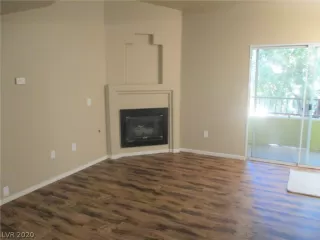 Photo #4: 2179395 Listing