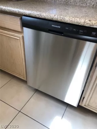 Photo #6: 2179481 Listing 