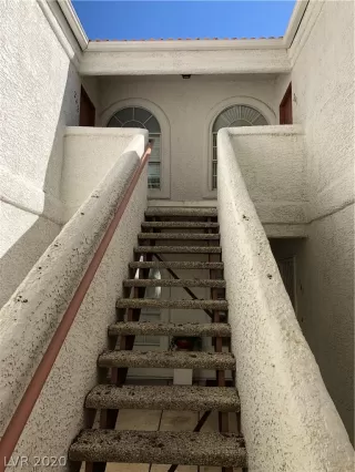 Photo #3: 2179519 Listing 