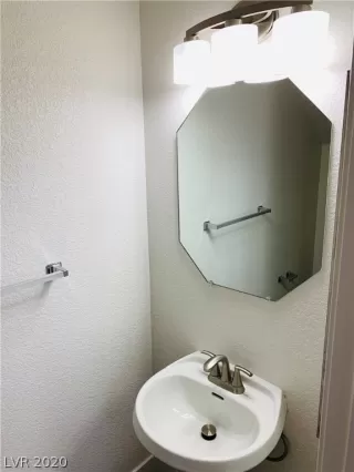 Photo #5: 2179576 Listing