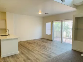 Photo #6: 2179576 Listing