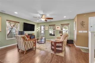 Photo #5: 2179623 Listing