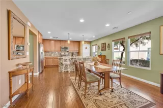 Photo #6: 2179623 Listing