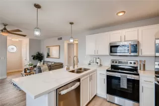 Photo #1: 2179624 Listing