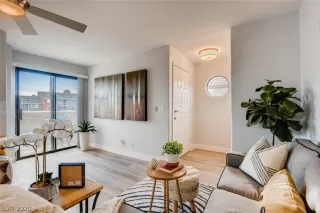 Photo #3: 2179624 Listing