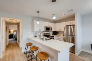 Photo #4: 2179624 Listing