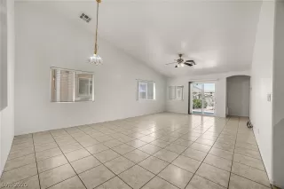 Photo #1: 2179646 Listing