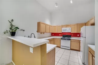 Photo #4: 2179646 Listing