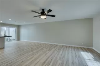 Photo #2: 2179686 Listing