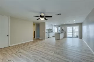 Photo #3: 2179686 Listing