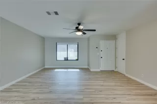 Photo #6: 2179686 Listing