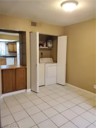 Photo #2: 2179751 Listing