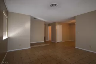 Photo #4: 2179780 Listing 