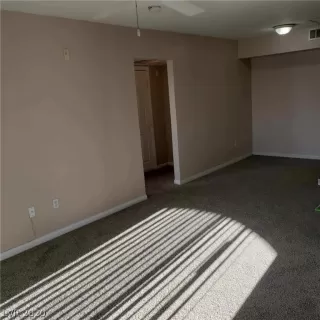 Photo #5: 2179790 Listing