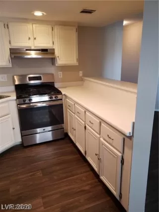 Photo #4: 2179924 Listing 