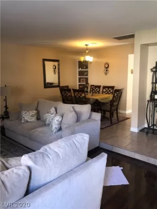 Photo #2: 2180042 Listing