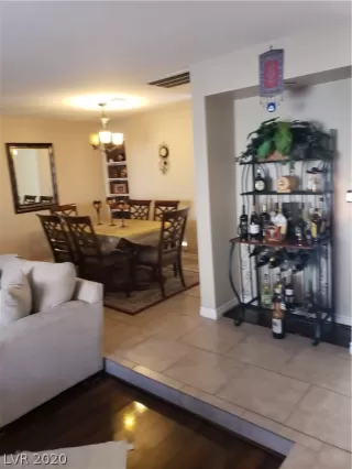 Photo #3: 2180042 Listing