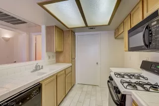 Photo #2: 2180114 Listing