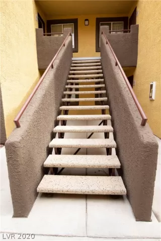 Photo #3: 2180194 Listing