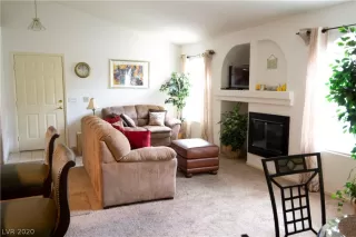 Photo #5: 2180194 Listing