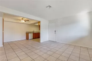 Photo #3: 2180437 Listing