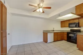 Photo #5: 2180437 Listing